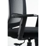 CADEIRA  GIRATÓRIA NEW OPUS PR . BASE NYLON RELAX. BCO SIX /RD PP ASSENTO  LAMINADO  COURINO  PRETO  C/ APOIO DE CABEÇA